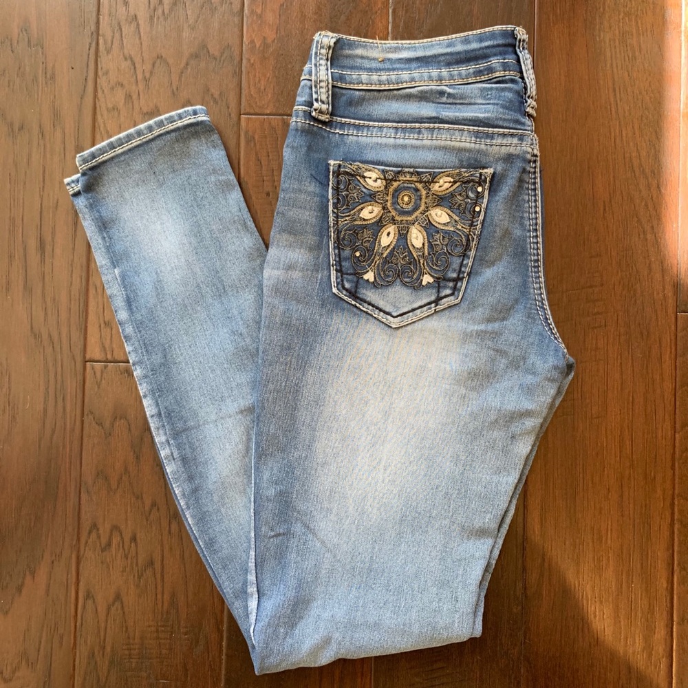 Hydraulic | skinny jeans w/ bling pockets